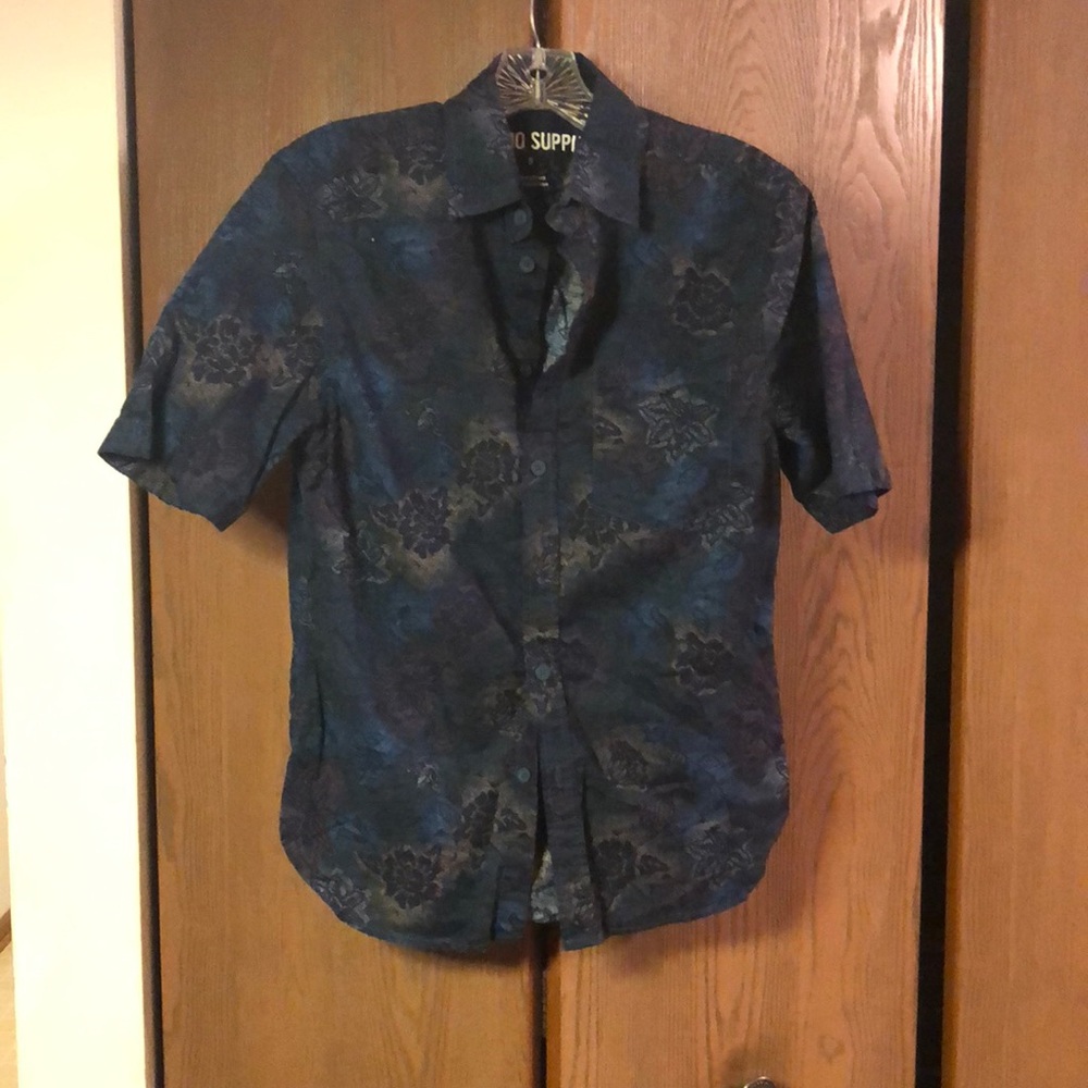 Casual button down shirt sleeve